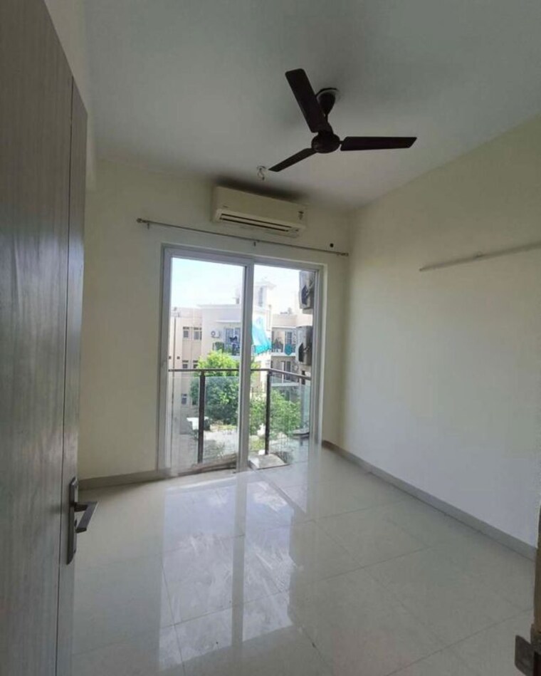 Room, bptp-astaire-gardens 3 Bedroom 2400 Sq.Ft. Apartment In Sector 70a Gurgaon 10134542