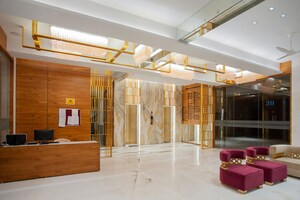 Living Room in 4 BHK Apartment at Tardeo – for Rent