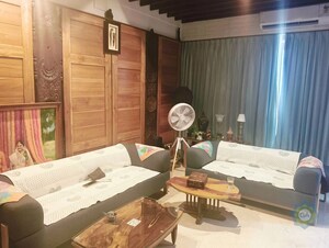 Bedroom in 4 BHK Independent House at Neelankarai – for Sale