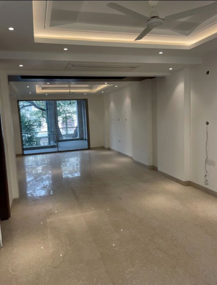Room, greater kailash ii 4 Bedroom 750 Sq.Yd. Builder Floor In Greater Kailash ii Delhi 10134667
