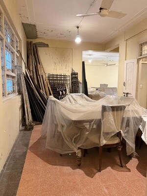 Team Area in 3 BHK Apartment at Krishna Mahal, Churchgate – for Sale