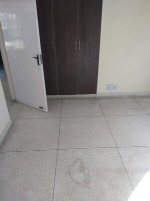 Bathroom in 2 BHK Builder Floor at Sector 52 – for Rent