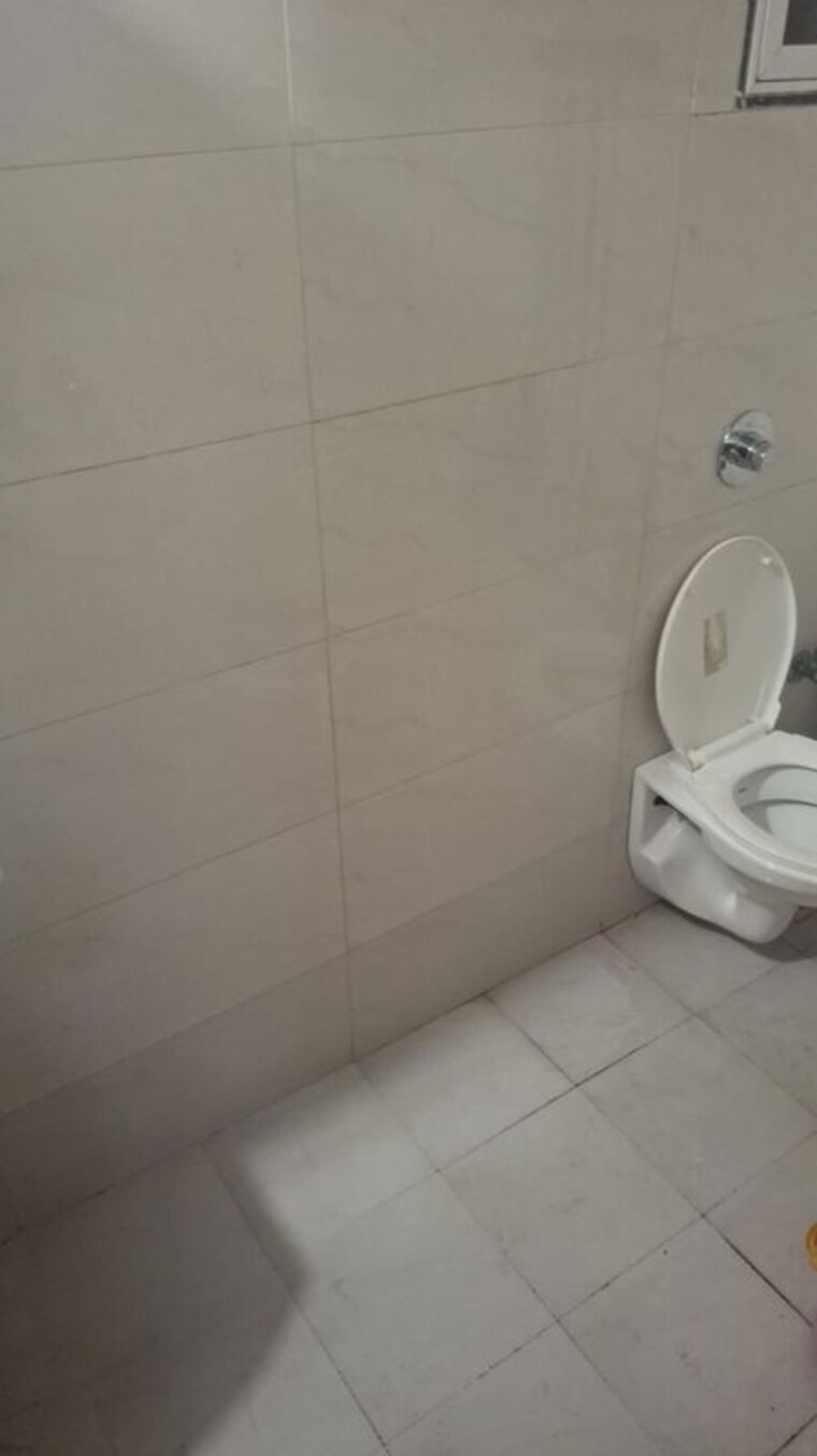Bathroom, db-woods 4 Bedroom 1800 Sq.Ft. Apartment In Goregaon East Mumbai 10134746