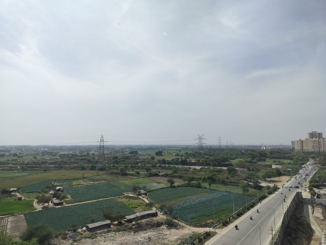 3.5 BHK + Servant Room Apartment For Rent in Sunworld Arista