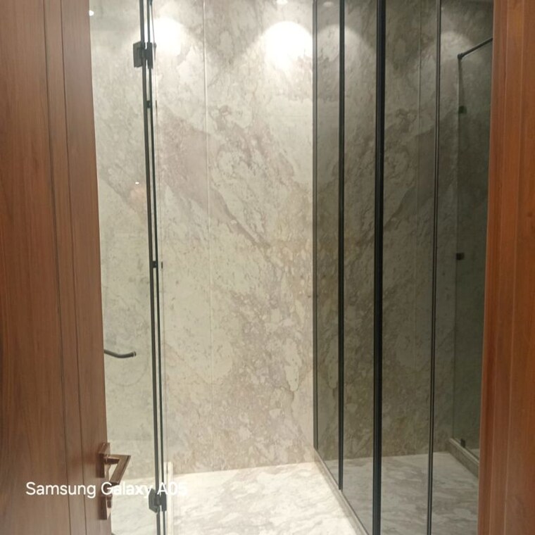 Bathroom, greater kailash ii 4 Bedroom 300 Sq.Yd. Builder Floor In Greater Kailash ii Delhi 10134859