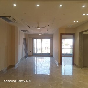 Room in 4 BHK Builder Floor at Greater Kailash ii – for Rent