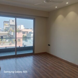 Room in 4 BHK Builder Floor at Greater Kailash ii – for Rent