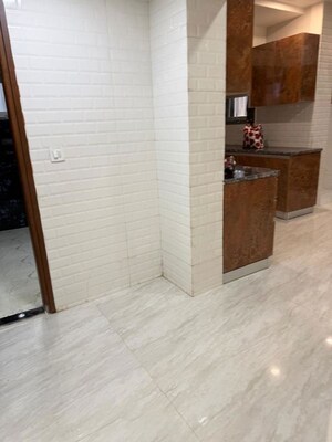 Room in 4 BHK Apartment at Vasant Kunj – for Sale