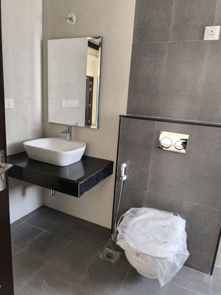 Bathroom, wave-amore 3.5 Bedroom 2287 Sq.Ft. Apartment In Sector 32 Noida 10122376