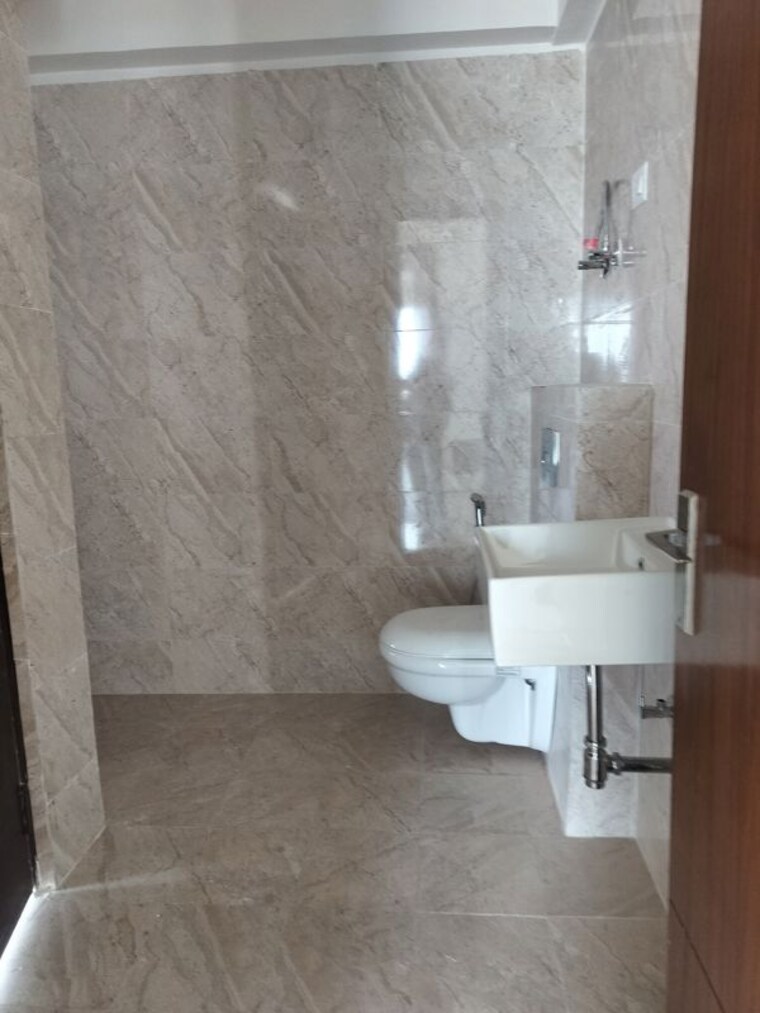 Bathroom, sunworld-arista 3.5 Bedroom 2088 Sq.Ft. Apartment In Sector 168 Noida 10134867