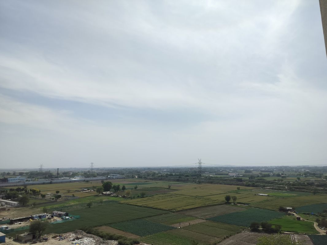 3.5 BHK + Servant Room Apartment For Rent in Sunworld Arista