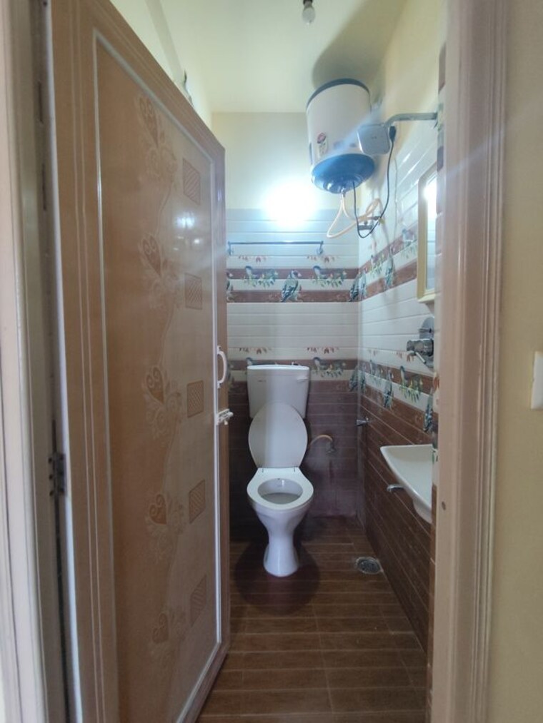 Bathroom, btm layout 1 2 Bedroom 1000 Sq.Ft. Apartment In Btm Layout 1 Bangalore 10134898