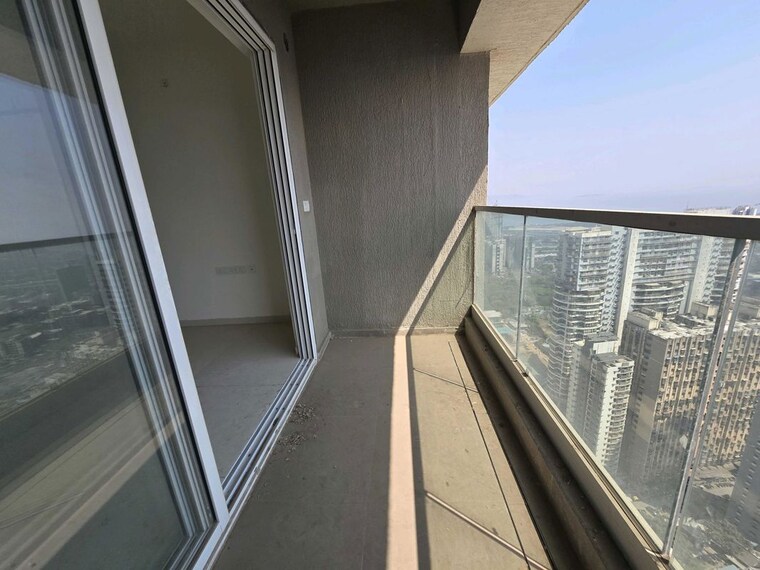 Balcony, runwal-nirvana 3 Bedroom 1090 Sq.Ft. Apartment In Parel Mumbai 10134907