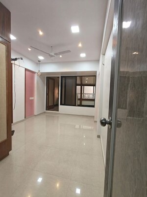 Room in 2 BHK Apartment at Little Hut Apartment, Bandra West – for Rent