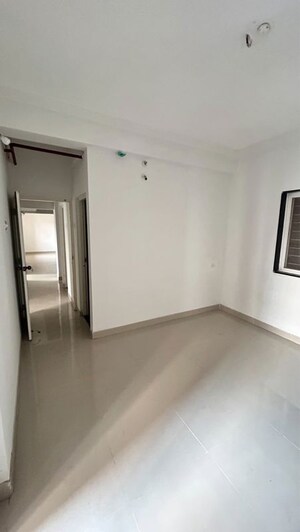 Room in 3 BHK Apartment at Mhada Towers Pimpri, Pimpri – for Rent