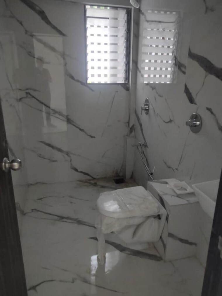 Bathroom, hiranimanthan-shree-ganesh-krupa-chs 2 Bedroom 564 Sq.Ft. Apartment In Kurla East Mumbai 10135027