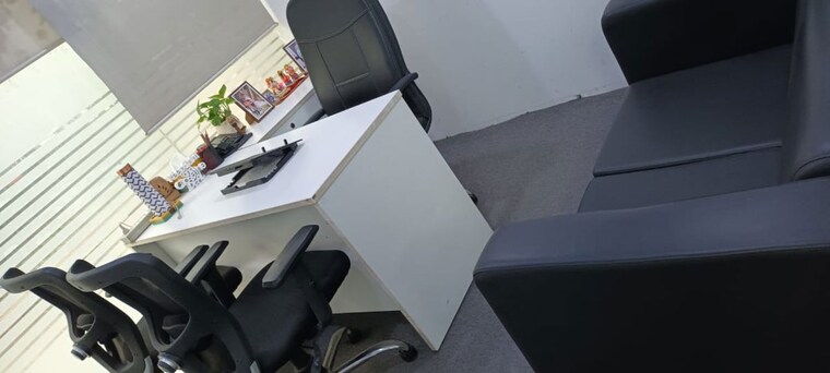 Team Area, e block Commercial Office Space 700 Sq.Ft. In E Block Delhi 10134911