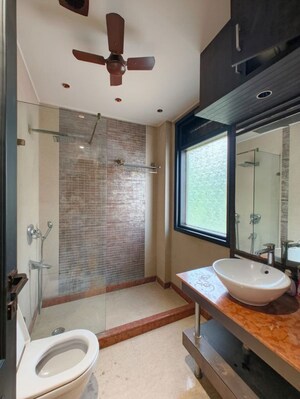 Master Bedroom in 4 BHK Builder Floor at Pamposh Enclave – for Rent