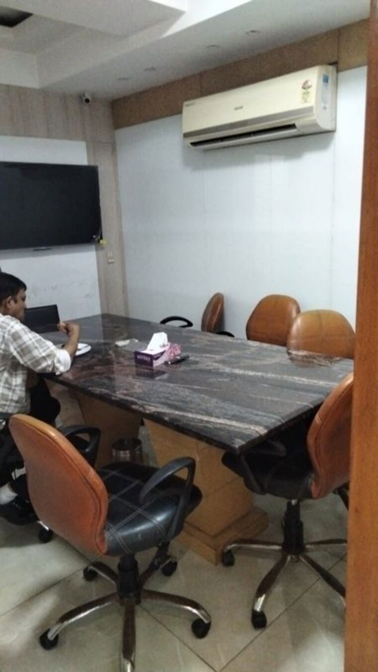 Team Area, e block Commercial Office Space 1500 Sq.Ft. In E Block Delhi 10135034