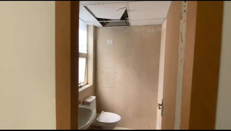 Bathroom, imperia-esfera 2.5 Bedroom 1578 Sq.Ft. Apartment In Sector 37c Gurgaon 10135047