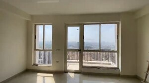 Room in 2.5 BHK Apartment at Imperia Esfera, Sector 37c – for Rent