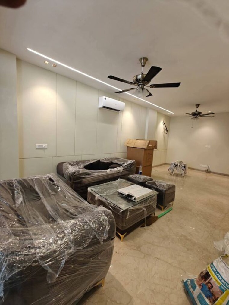 Living Room, queens-plaza 3 Bedroom 2000 Sq.Ft. Builder Floor In Sector 43 Gurgaon 10135078
