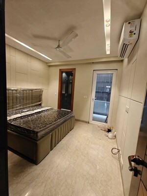 Bedroom in 3 BHK Builder Floor at Queens Plaza, Sector 43 – for Rent