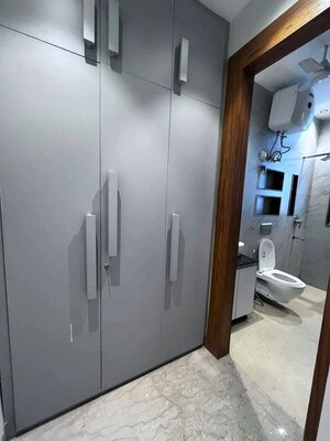 Bathroom in 3 BHK Builder Floor at Queens Plaza, Sector 43 – for Rent