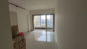 Room in 2 BHK Apartment at Kalpataru Elitus, Mulund West – for Rent