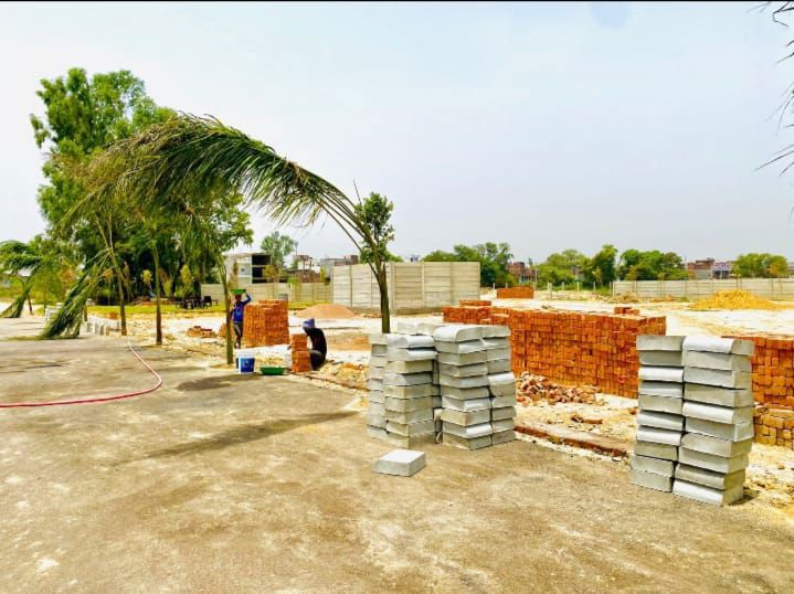 Plot For Sale in Gosainganj