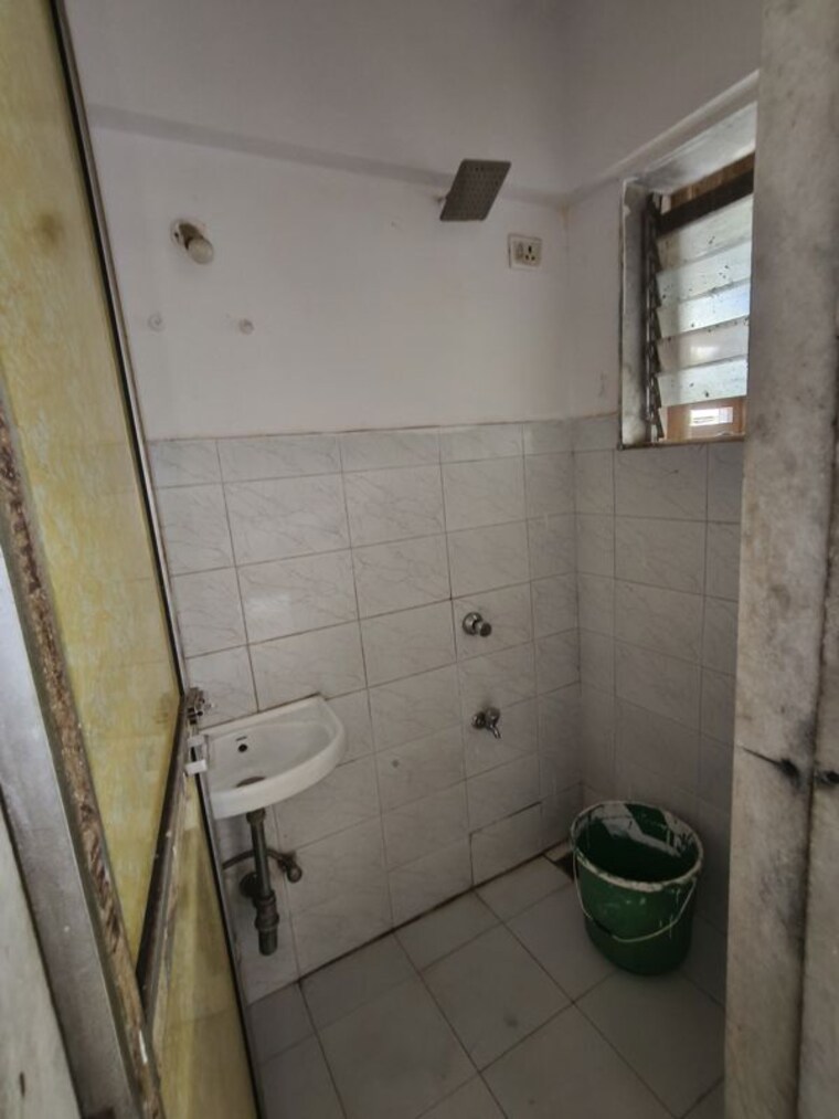 Bathroom, kanakiya-mmrda 1 Bedroom 350 Sq.Ft. Apartment In Andheri East Mumbai 10135282