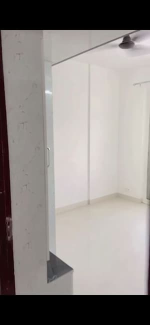 Room in 2.5 BHK Apartment at Radhey Krishna Casa Green I, Sector 16 Greater Noida – for Sale