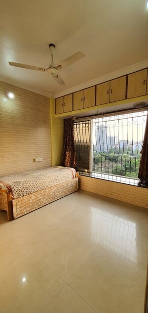 Living Room in 1 BHK Apartment at Jyoti Complex, Goregaon East – for Rent