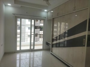 Room in 2.5 BHK Apartment at Niharika Exotica, Gachibowli – for Rent