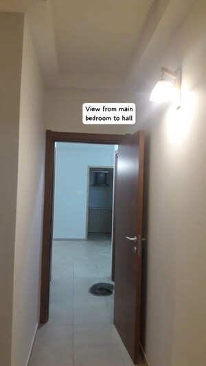 Room in 2.5 BHK Apartment at Bhartiya Nikoo Homes, Thanisandra Main Road – for Rent