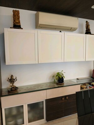 Furnished Amenities in 2 BHK Apartment at Everest Apartments Malabar Hill, Malabar Hill – for Sale