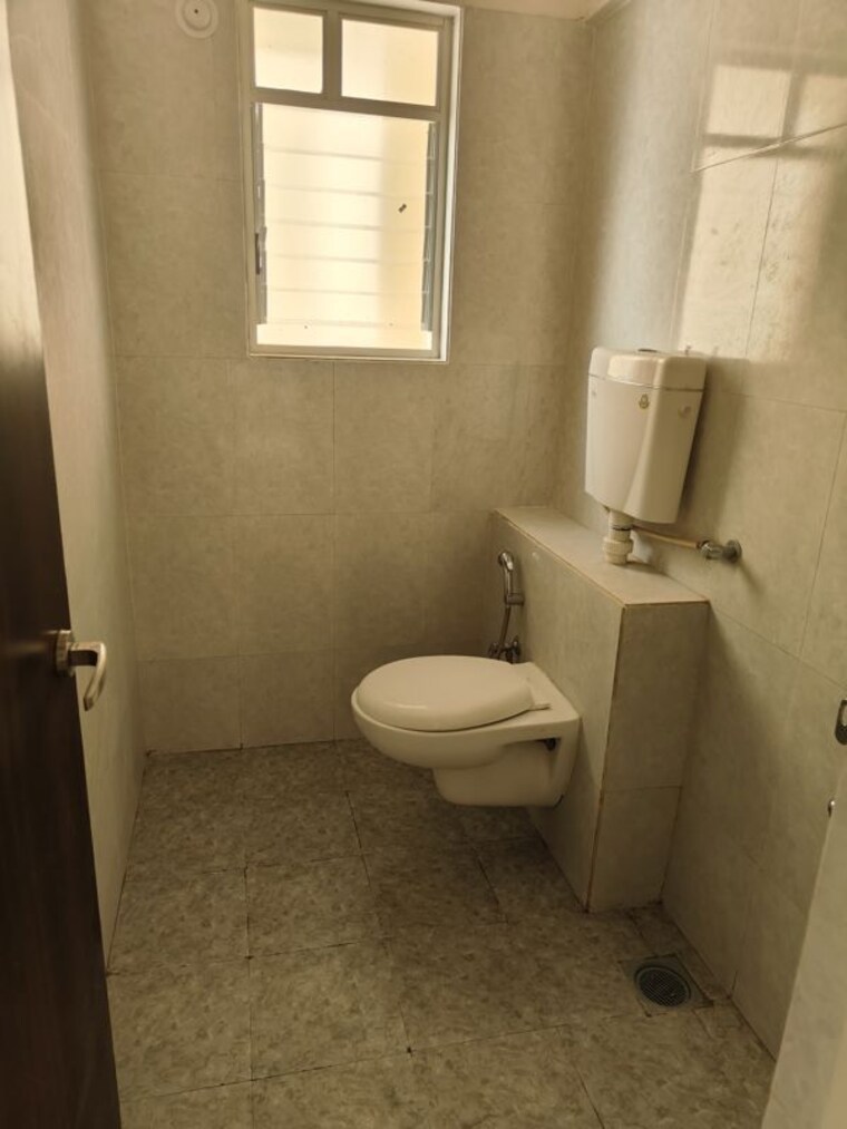 Bathroom, regency-astra 4 Bedroom 2200 Sq.Ft. Apartment In Baner Pune 10135309