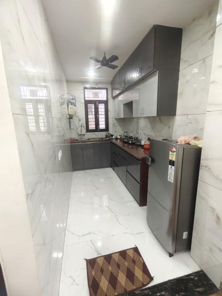 Kitchen, rof-portico 1.5 Bedroom 900 Sq.Ft. Builder Floor In Sector 43 Gurgaon 10135561