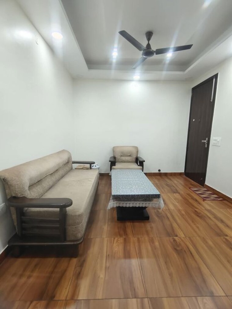 Bedroom, rof-portico 1.5 Bedroom 900 Sq.Ft. Builder Floor In Sector 43 Gurgaon 10135561