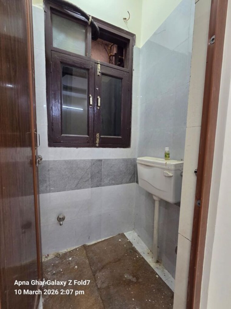 Bathroom, chattarpur 2 Bedroom 1100 Sq.Ft. Builder Floor In Chattarpur Delhi 10135665