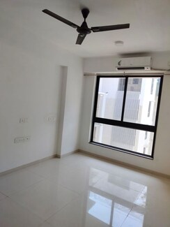 2 BHK + Store Room Apartment For Rent in Sunteck Avenue 2