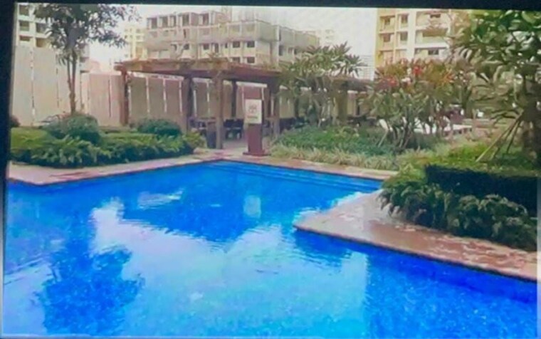Swimming Pool, sheth-vasant-oasis 2 Bedroom 696 Sq.Ft. Apartment In Andheri East Mumbai 10135985