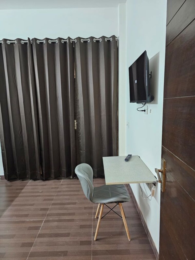 Study Room, vipul-world-floors 3 Bedroom 192 Sq.Ft. Apartment In Sector 48 Gurgaon 10135916