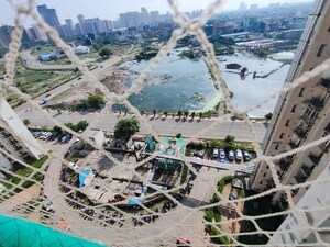 Master Plan in 3.5 BHK Apartment at Amrapali Zodiac, Sector 120 – for Sale