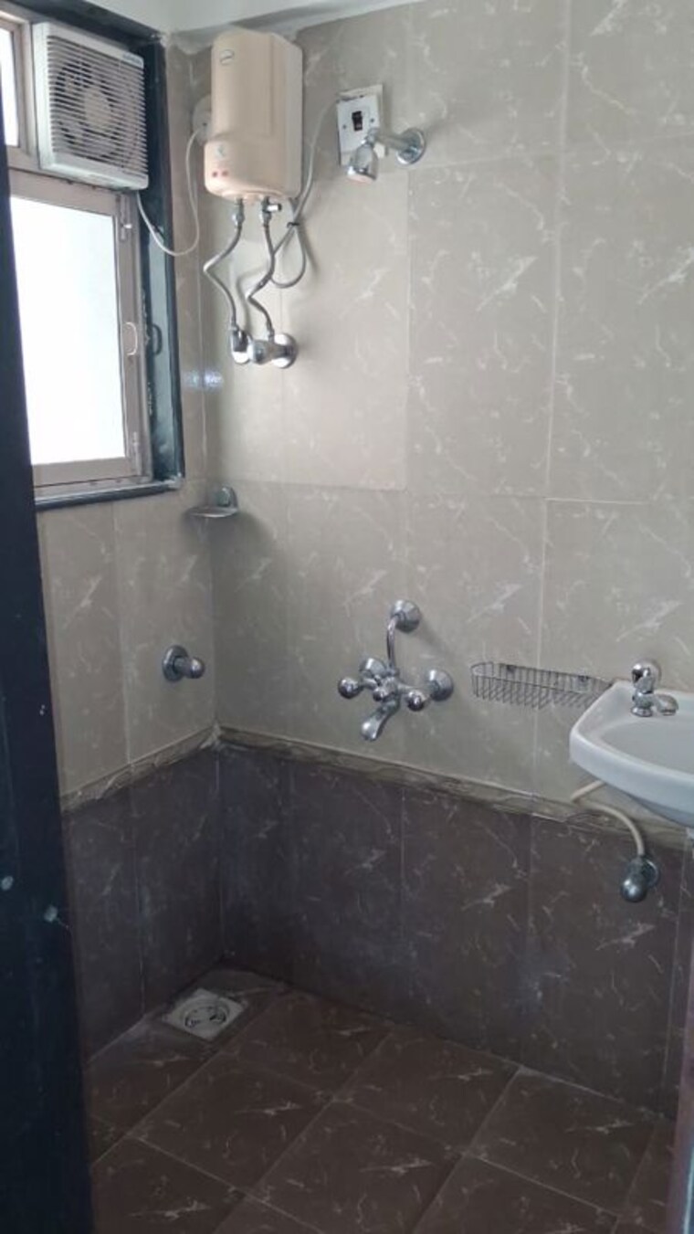 Bathroom, ng-suncity 1 RK 380 Sq.Ft. Apartment In Kandivali East Mumbai 10135992