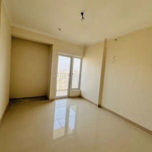 Room in 2 BHK Apartment at Pareena Micasa, Nurpur Jharsa – for Rent