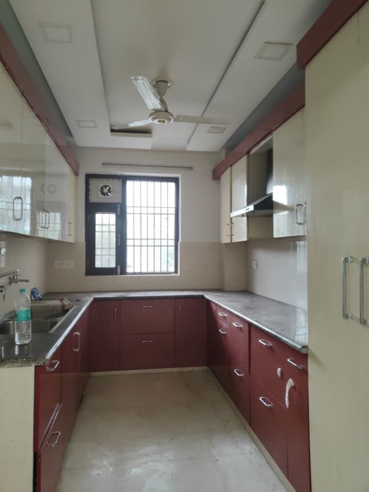 Kitchen, sector 45 3 Bedroom 2100 Sq.Ft. Builder Floor In Sector 45 Gurgaon 10136032