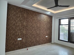 Room in 3 BHK Builder Floor at Sector 45 – for Rent