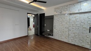 Room in 3 BHK Builder Floor at Sector 45 – for Rent