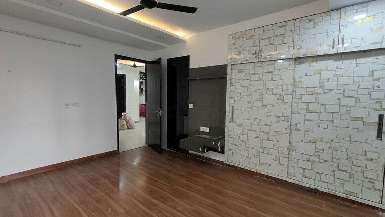 Room, sector 45 3 Bedroom 2100 Sq.Ft. Builder Floor In Sector 45 Gurgaon 10136032